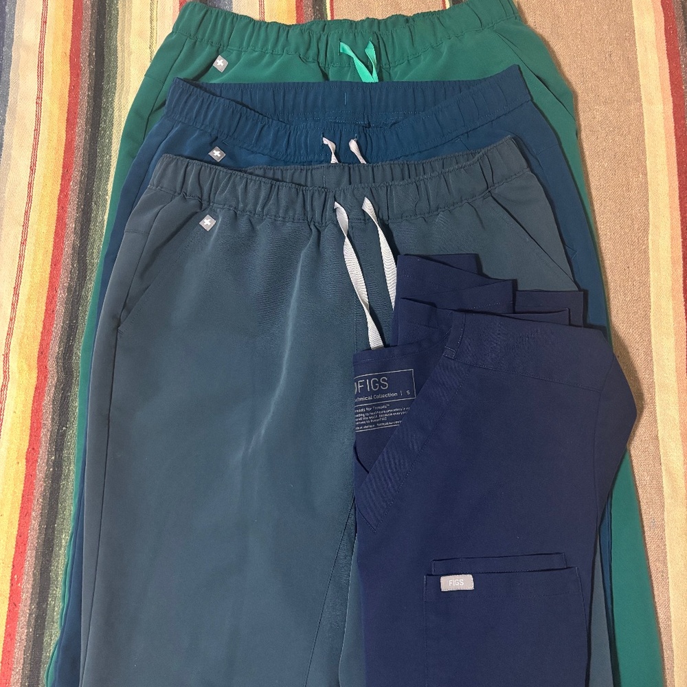 Lot Of 4 Figs Mens 3 tansen Scrub Pants 1 Leon shirt Size small Euc